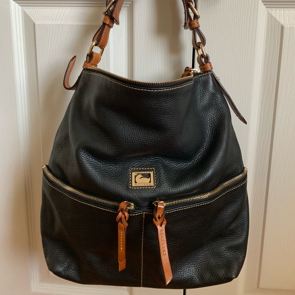 Dooney & Bourke Large Handbag.  Black.